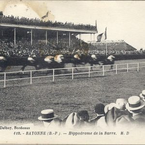 (B.P). - Hippodrome de la Barre.