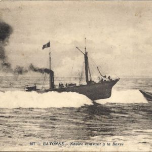 Navire rentrant à la Barre