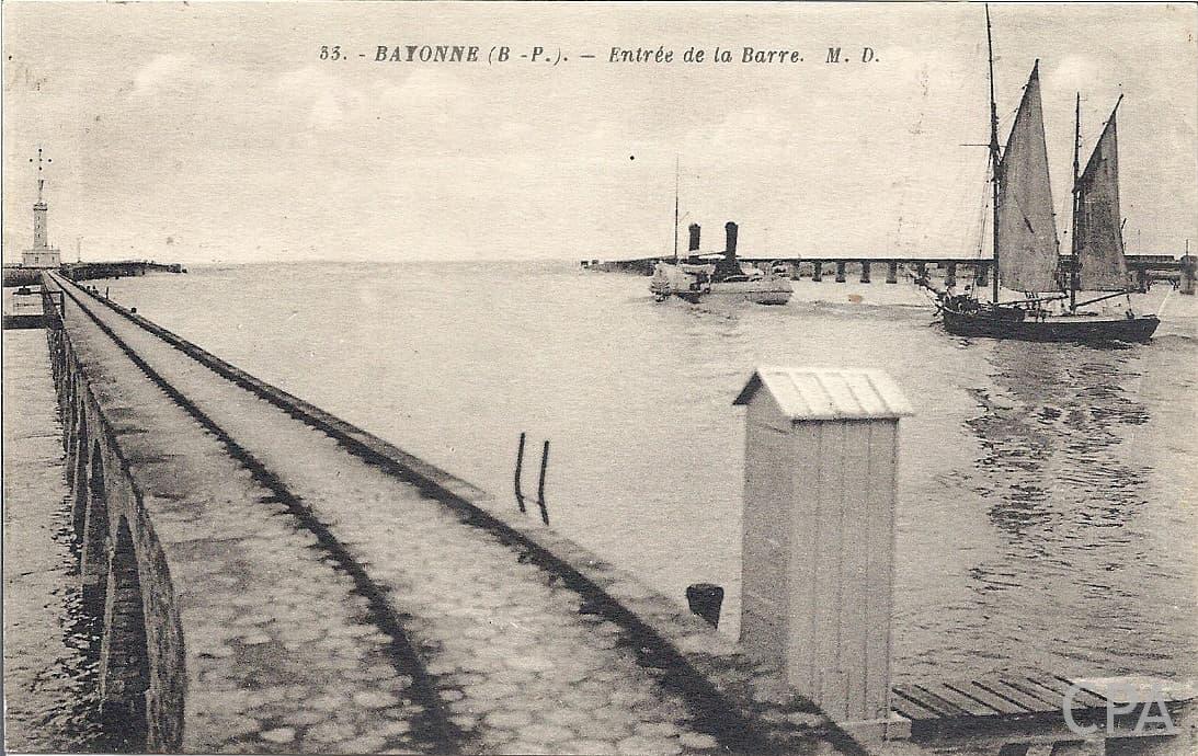 (B -P.). - Entrée de la barre