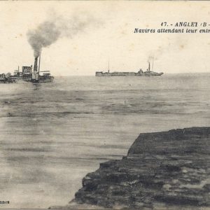 ( B-P.) Navires attendant leur entrée à la barre