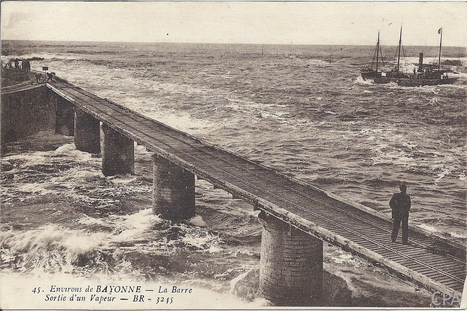 La Barre de l'Adour Sortie d'un Vapeur -BR- 3245 – Image 2