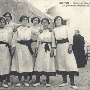 Groupe de Danseuses Labourdines (les gracieuses danseuses de St-Jean-de-Luz)