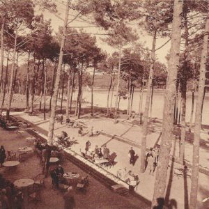 TOUTE LA FRANCE COUNTRY CLUB DE CHIBERTA (B.-P.). Les terrasses sur le lac - The terraces on the lake