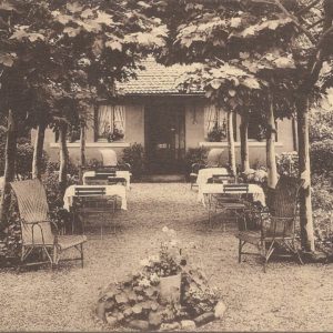 "LES FAUVETTES" Hôtel Restaurant J. LOISEAU, propriétaire Tout Confort - Garage Le Jardin