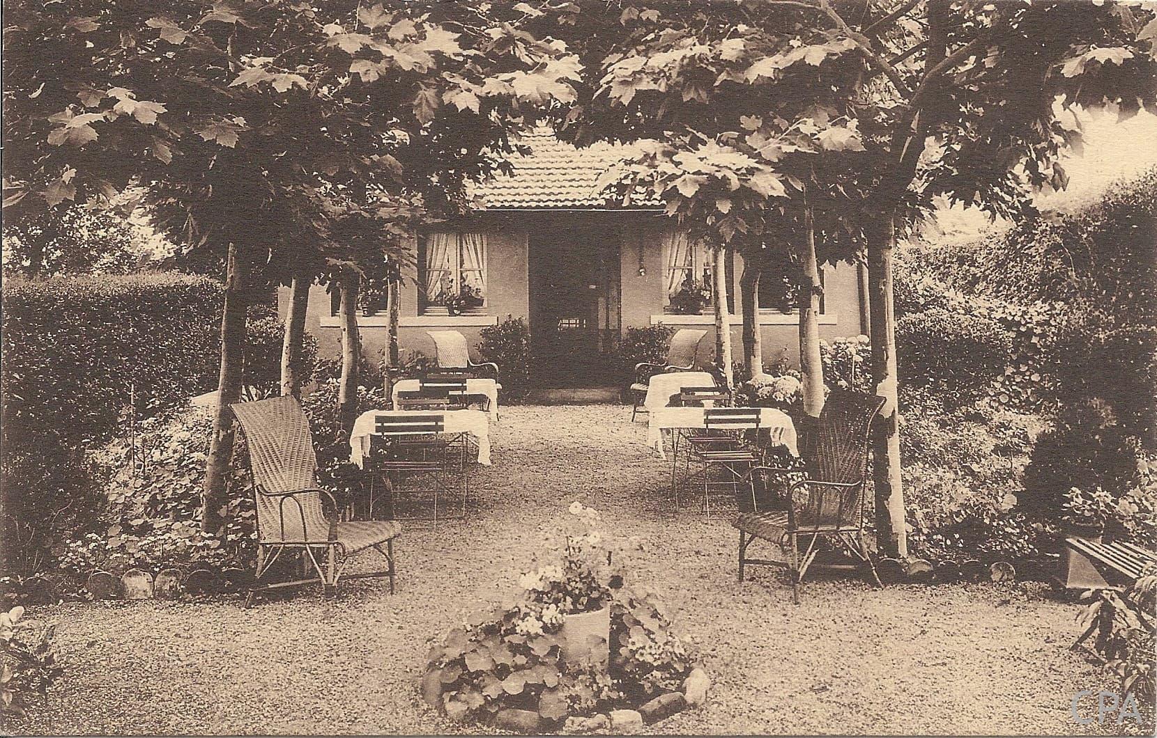 "LES FAUVETTES" Hôtel Restaurant J. LOISEAU, propriétaire Tout Confort - Garage Le Jardin