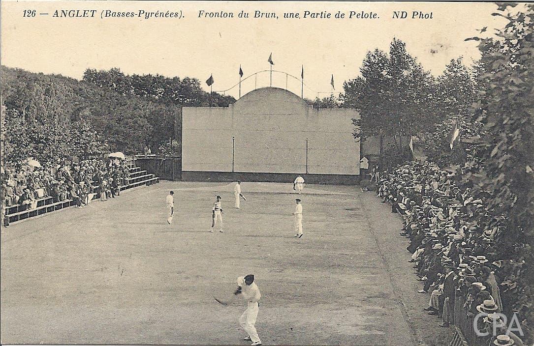 ANGLET (Basses-Pyrénées). - Fronton du Brun, une Partie de Pelote. – Image 2