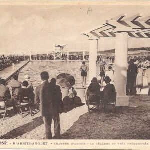 ANGLET - CHAMBRE D'AMOUR - LA CELEBRE ET TRES FREQUENTEE PISCINE