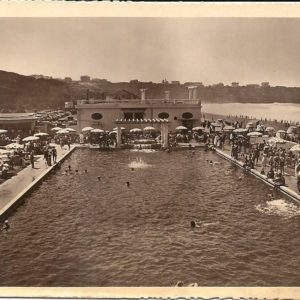 La Chambre d'Amour, au loin le Phare