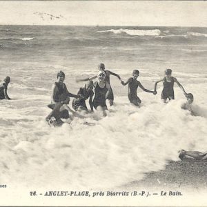 ANGLET-PLAGE, près Biarritz (B.-P.). - Le Bain