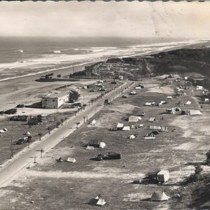 La Plage de la Chambre d'Amour et les Campeurs