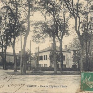 Place de l'Eglise et l'Ecole