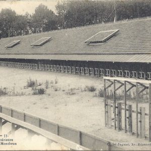 Vue extérieure du pas de tir de Montbrun
