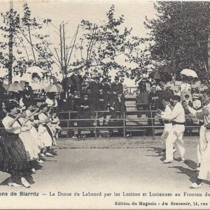 La Danse du Labourd par les Luziens et Luziennes au Fronton du Brun