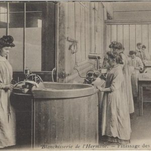 Blanchisserie de l'Hermine, - Finissage des faux-cols