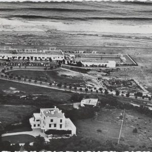 Vue Aérienne - Plage, Piscine, Golf miniature de la "Chambre d'Amour"