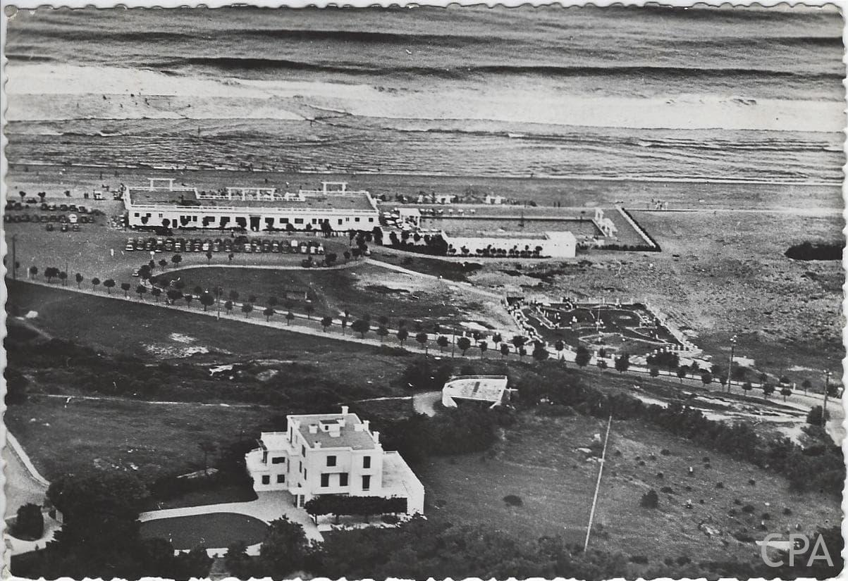 Vue Aérienne - Plage, Piscine, Golf miniature de la "Chambre d'Amour"