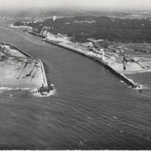 EN AVION AU DESSUS DE BAYONNE (B.-P) La Barre de l'Adour