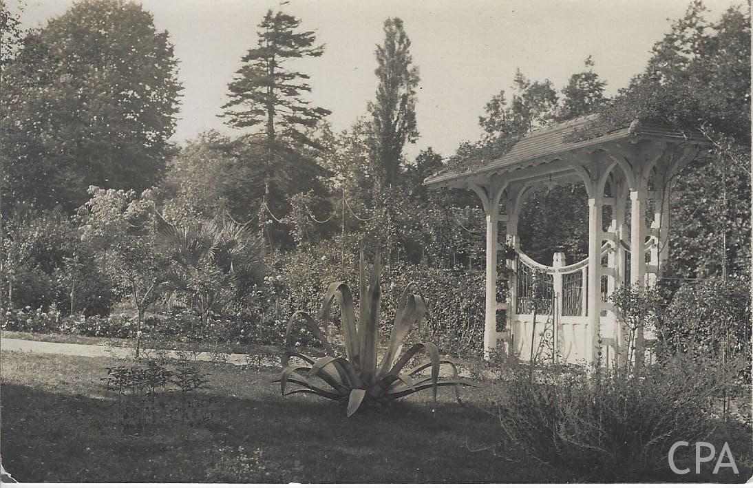 Portail de la villa "Béatrix Enéa"