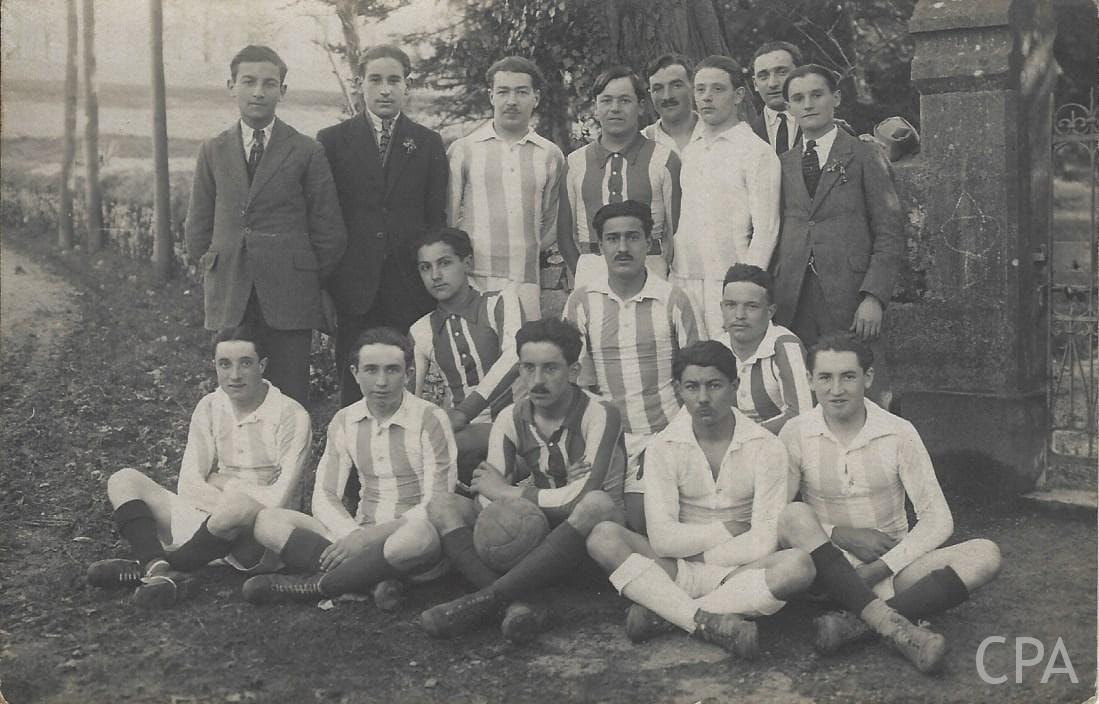 Carte photo des Genêts d'Anglet section Football l’équipe de 1917 ou 1918