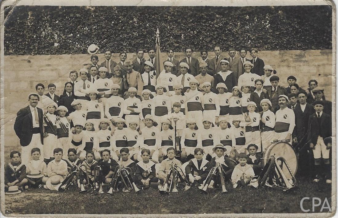 Carte photo de la clique des Genêts d'Anglet en 1922