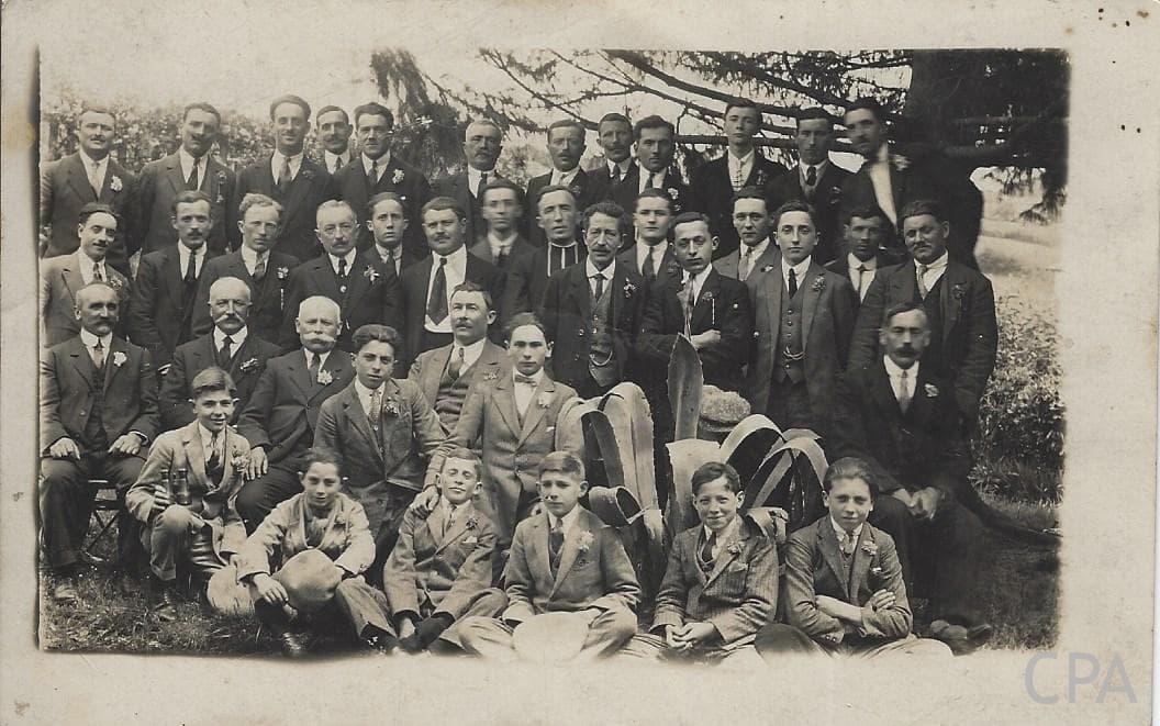 Carte photo des Genêts d'Anglet, la chorale à Ascain en 1925
