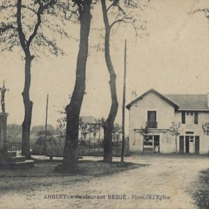 Restaurant BEGUE . Place de l'Eglise