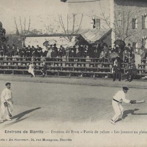 Fronton du Brun - Partie de pelote - Les joueurs en plein jeu
