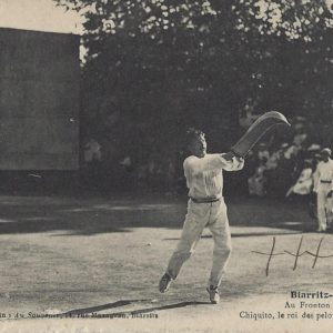 Au Fronton du Brun Chiquito, le roi des pelotaris, renvoie la pelote
