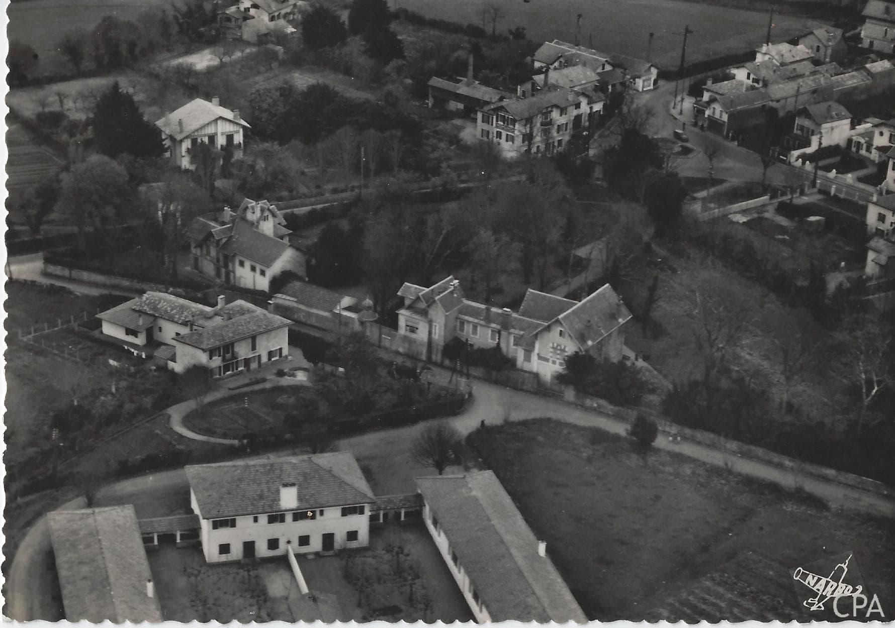 ANGLET (Basses-Pyrénées) Quartier des Cinq Cantons, les Nouvelles Ecoles - Villa Sourigues