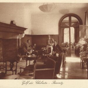 TOUTE LA France GOLF DE CHIBERTA Le fumoir avec la cheminée - The Smoking room